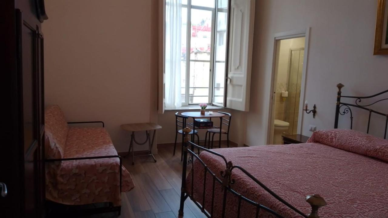 B&B Palazzo Sersale Napoli Exteriér fotografie
