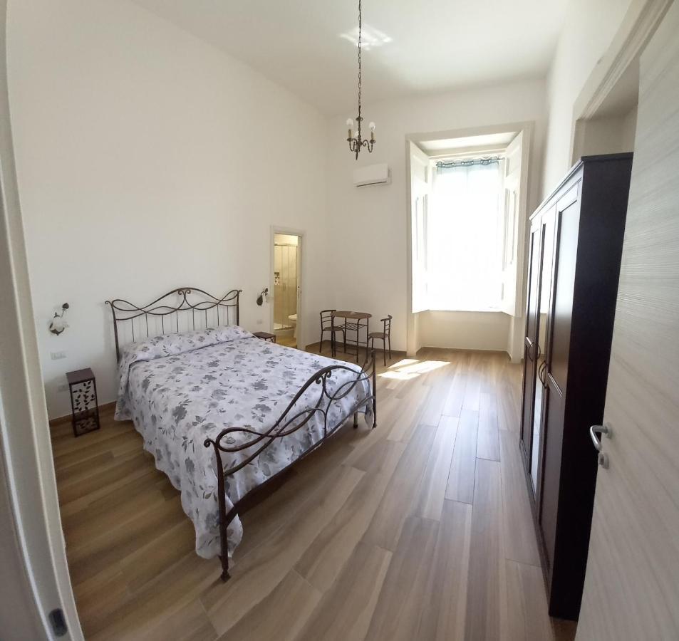 B&B Palazzo Sersale Napoli Exteriér fotografie