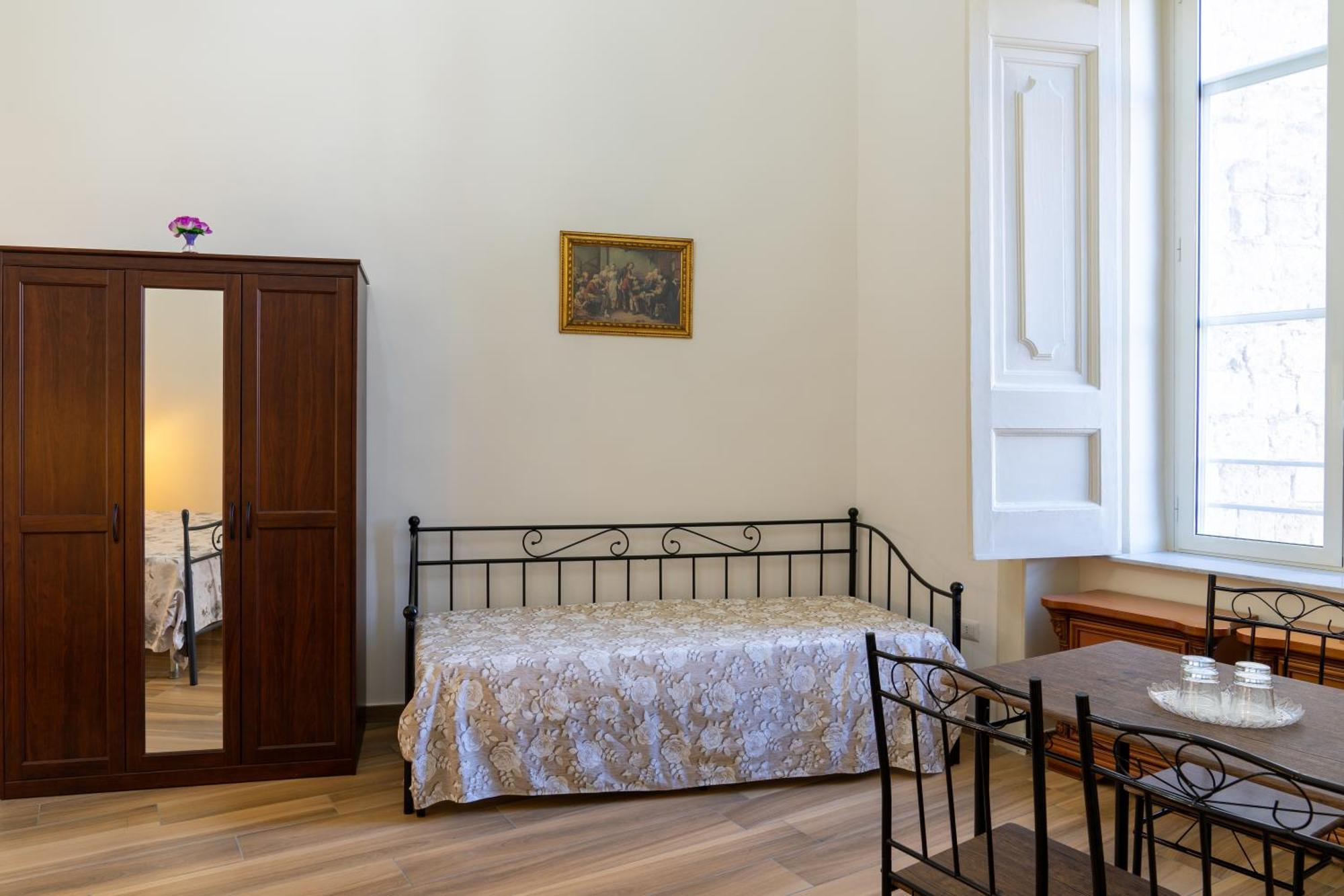 B&B Palazzo Sersale Napoli Exteriér fotografie
