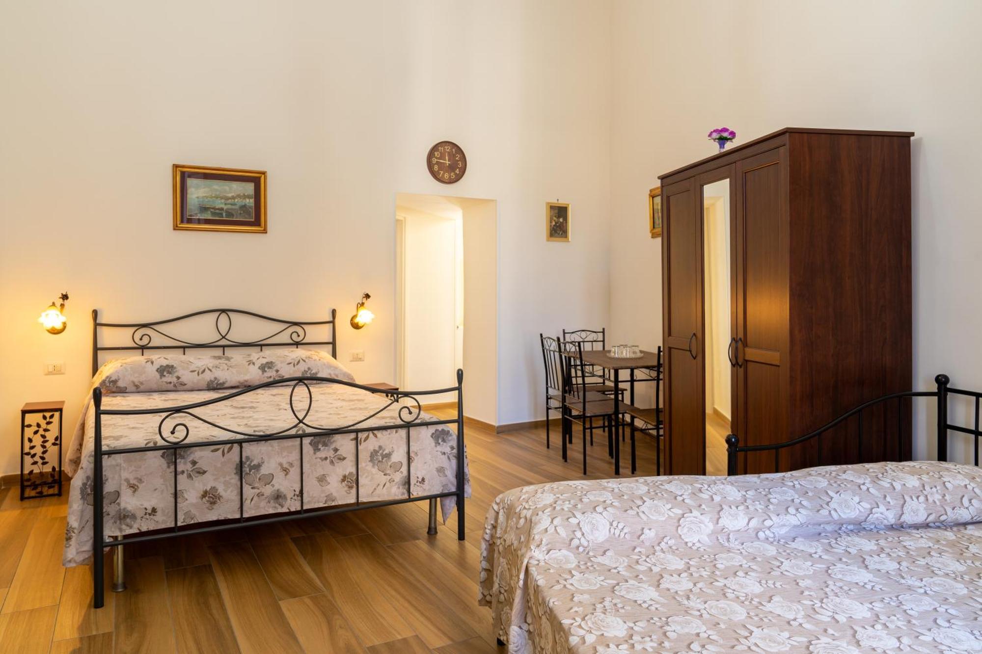 B&B Palazzo Sersale Napoli Exteriér fotografie